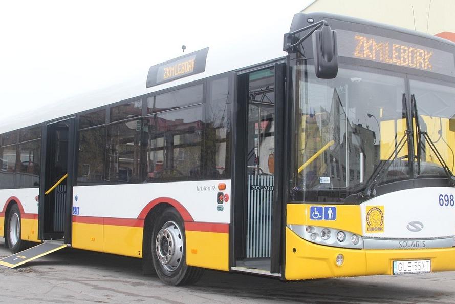 Dodatkowe autobusy na Wszystkich Świętych