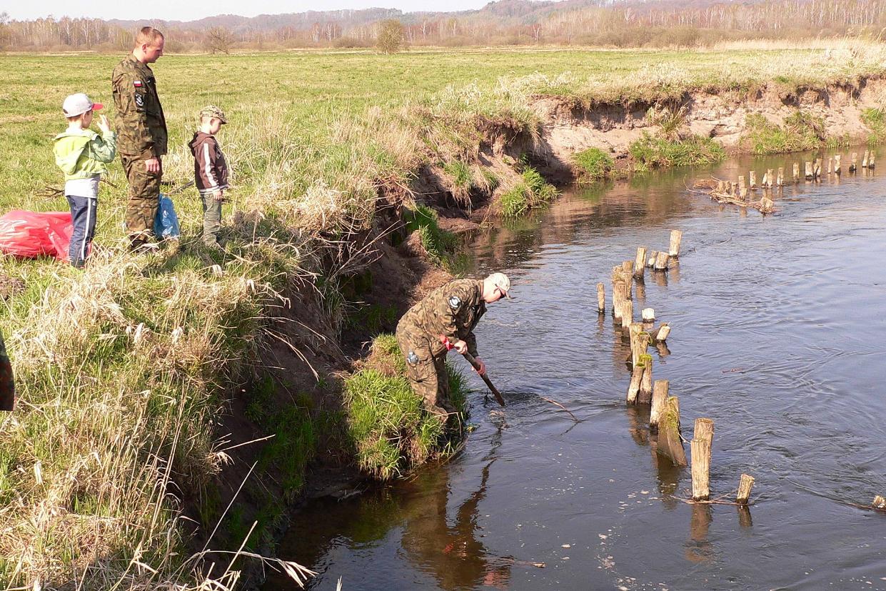 Wiosenne porządki rzeki Łeby