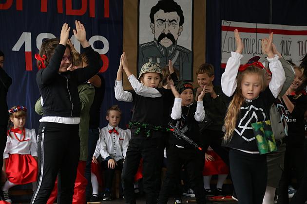 Uczniowie SJSP LTO uczcili rocznicę Niepodległości