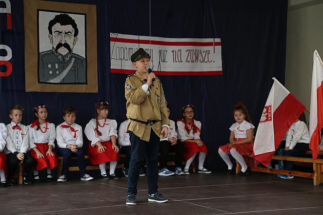 Uczniowie SJSP LTO uczcili rocznicę Niepodległości