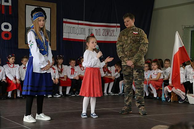 Uczniowie SJSP LTO uczcili rocznicę Niepodległości