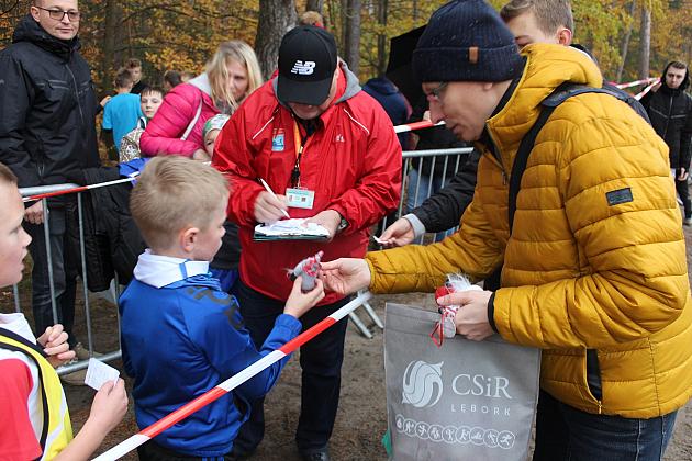 Indywidualne Biegi Przełajowe z okazji Święta Niepodległości w strugach deszczu