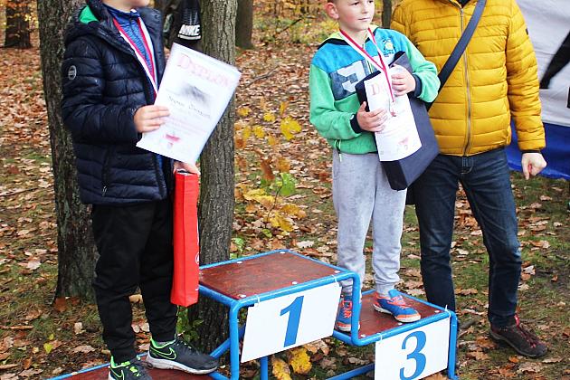 Indywidualne Biegi Przełajowe z okazji Święta Niepodległości w strugach deszczu