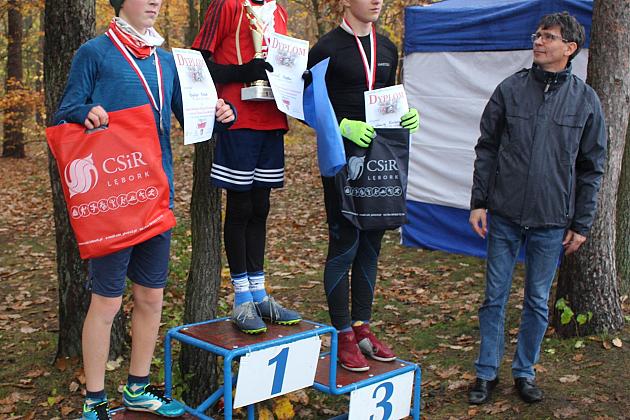 Indywidualne Biegi Przełajowe z okazji Święta Niepodległości w strugach deszczu