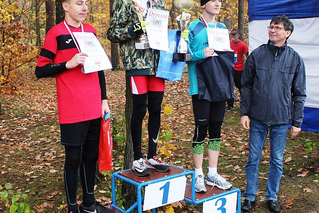 Indywidualne Biegi Przełajowe z okazji Święta Niepodległości w strugach deszczu