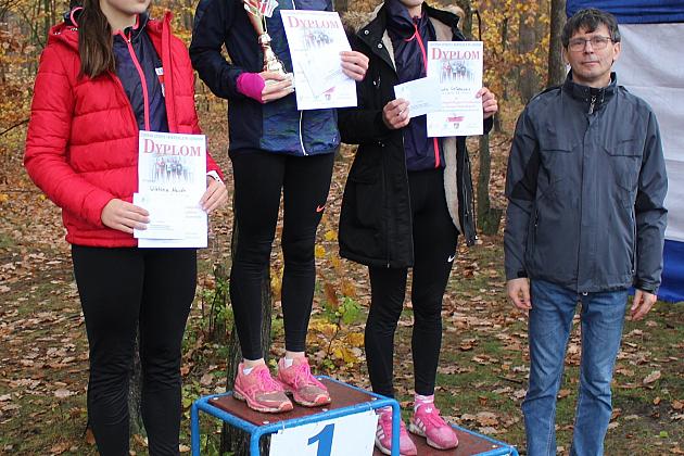 Indywidualne Biegi Przełajowe z okazji Święta Niepodległości w strugach deszczu
