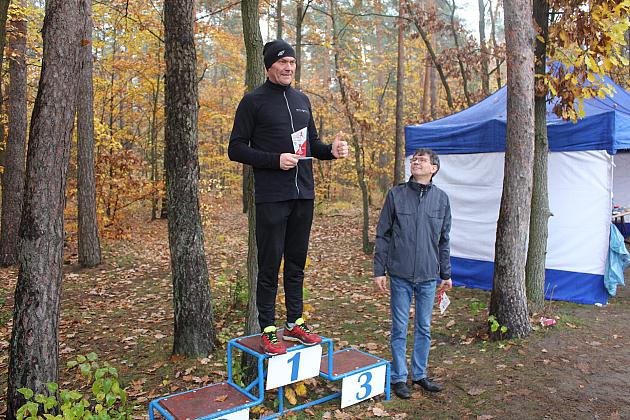 Indywidualne Biegi Przełajowe z okazji Święta Niepodległości w strugach deszczu