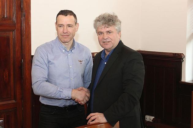 Organizatorzy charytatywnej gali walki w ratuszu