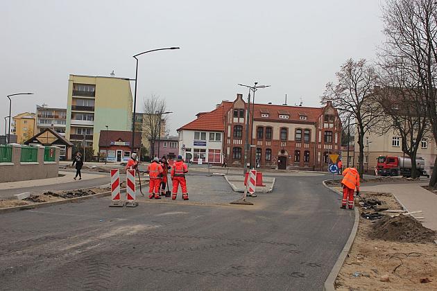 Lęborski Węzeł Przesiadkowy. Front robót na Dworcowej