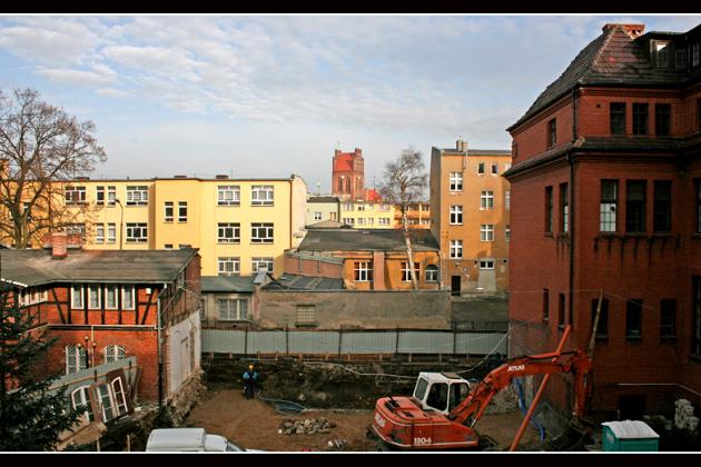 Odkryto fundamenty baszty