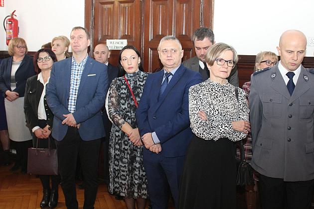 Biskup Ryszard Kasyna z kolędą w ratuszu