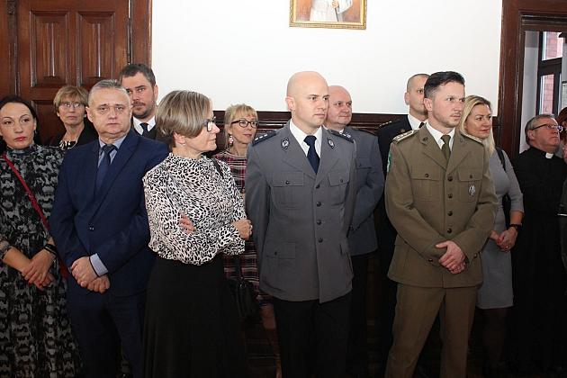 Biskup Ryszard Kasyna z kolędą w ratuszu