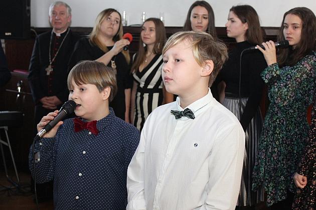 Biskup Ryszard Kasyna z kolędą w ratuszu