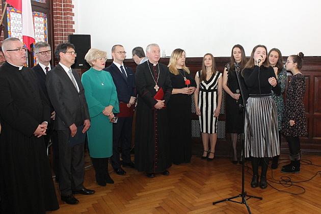 Biskup Ryszard Kasyna z kolędą w ratuszu