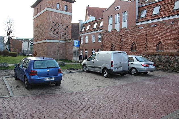 Udrożniony przejazd i parking przy szkole nr 3
