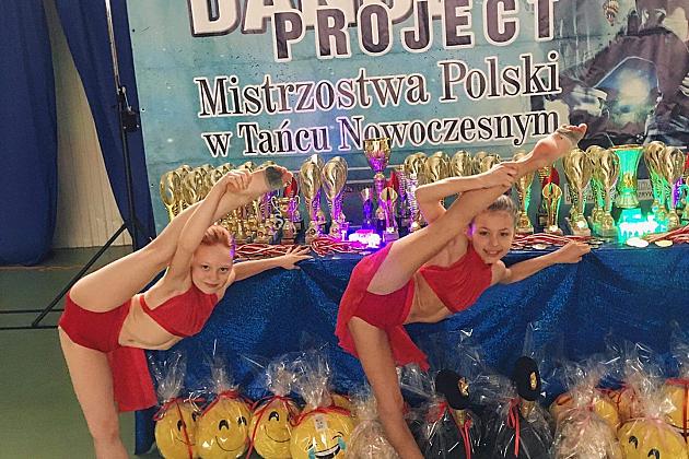 Medale i puchary dla tancerek z SP 8