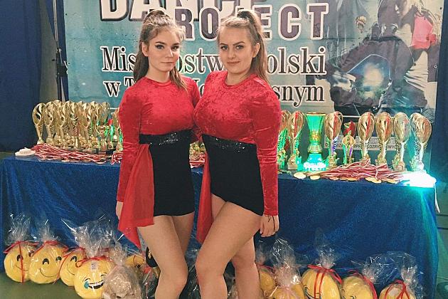 Medale i puchary dla tancerek z SP 8