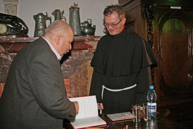 Profesor Kowalski napisał m.in. o Nipkowie