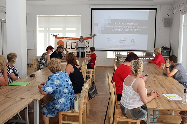 Umowy podpisane! Akumulator Społeczny wesprze obywatelskie inicjatywy