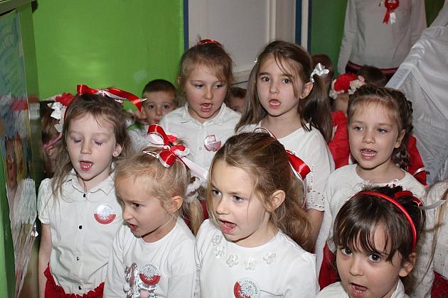 „Mazurek Dąbrowskiego” rozbrzmiał w lęborskich przedszkolach