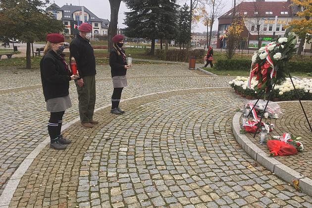 Capstrzyk Niepodległość pod pomnikiem gen. Sosabowskiego