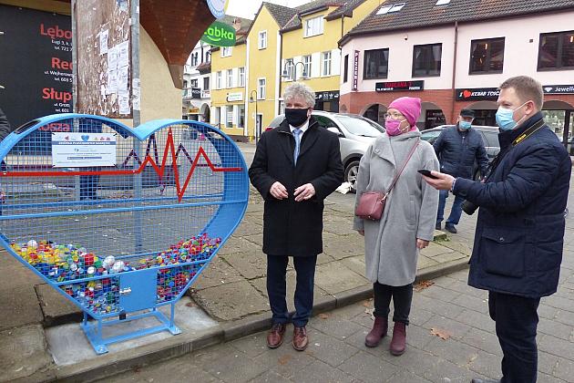 Serce na plastikowe nakrętki stanęło przy Staromiejskiej