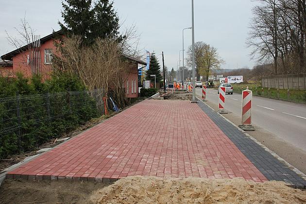 Na Kossaka powstaje szeroki ciąg pieszo-rowerowy