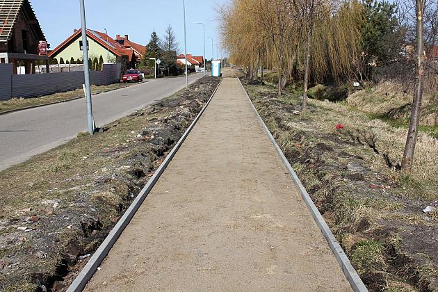 Na Harcerzy powstaje chodnik z Budżetu Obywatelskiego