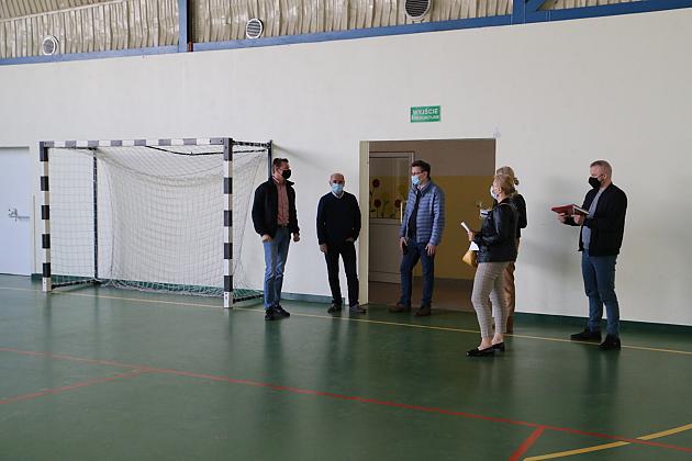 Punkt Szczepień Powszechnych w lęborskiej SP 8