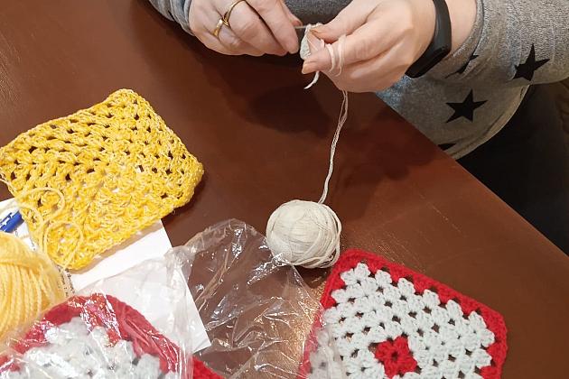 Happening Eko-Nić przed biblioteką – w Międzynarodowym Dniu Książki i Praw Autorskich