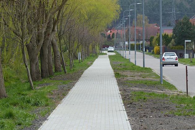 990 metrów nowego chodnika na Harcerzy