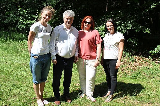 230 uczniów sprzątało las w okolicach stadionu