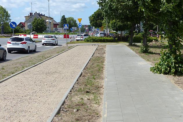 Droga dla rowerów przy Krzywoustego coraz bliżej