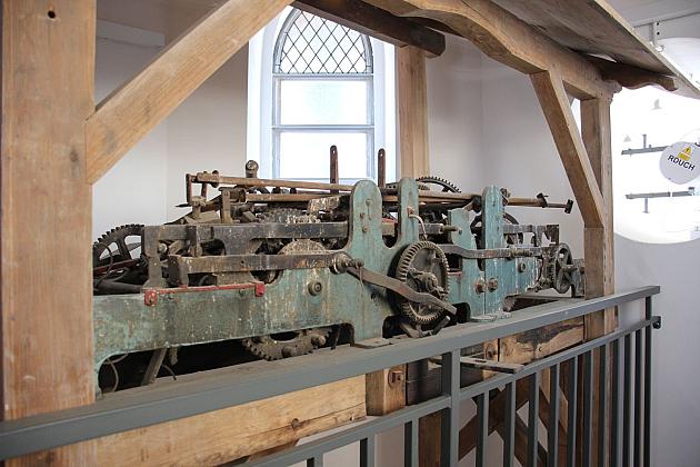 Wieża zabytkowego kościoła NMP Królowej Polski po remoncie