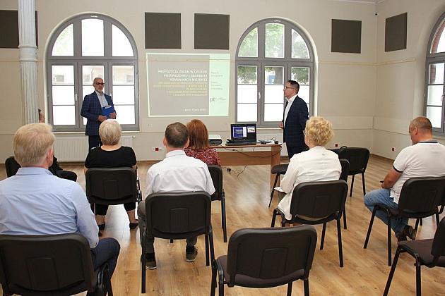 Rozmowy o komunikacji miejskiej przy Lęborskim Węźle Przesiadkowym