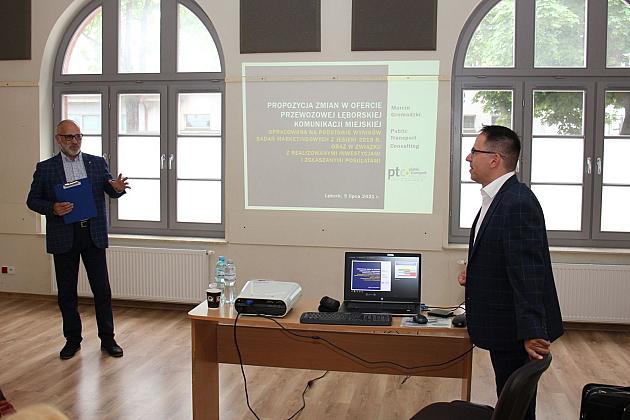 Rozmowy o komunikacji miejskiej przy Lęborskim Węźle Przesiadkowym