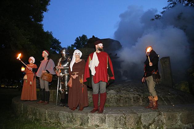 Spacerowali z duchami krzyżaków do trzech wież