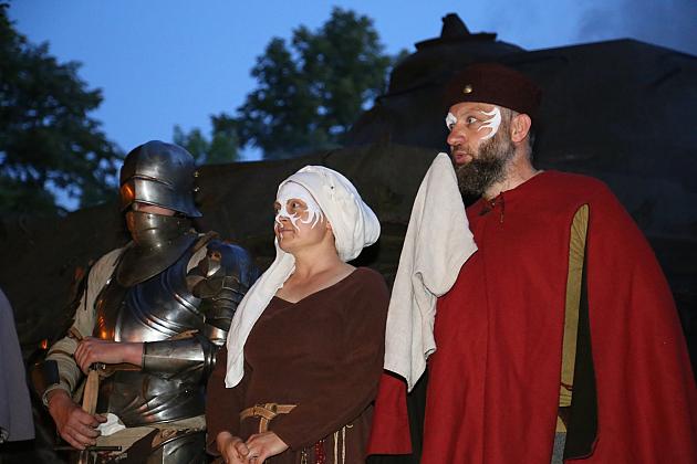 Spacerowali z duchami krzyżaków do trzech wież