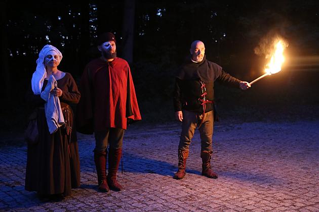 Spacerowali z duchami krzyżaków do trzech wież