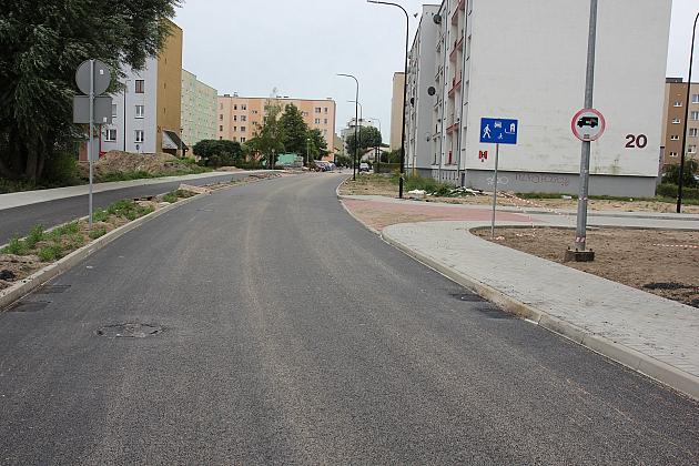 Most na Czołgistów i drogi dojazdowe z asfaltem