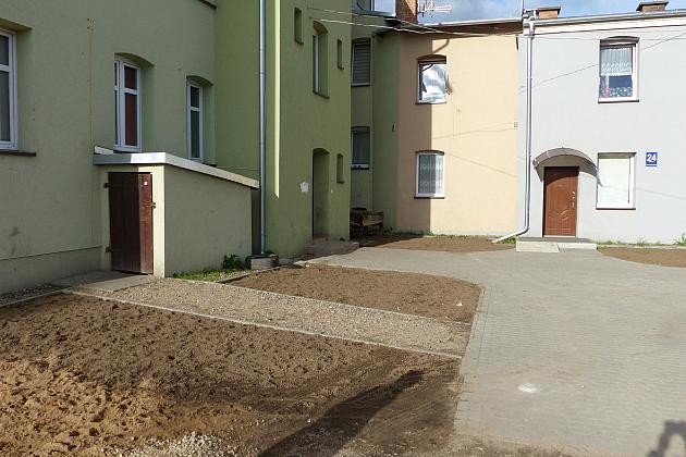 Nowe podwórka integracyjne na Stryjewskiego, Malczewskiego i Boh. Westerplatte