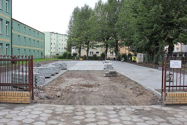 Przy Szkole Podstawowej nr 8 powstaje parking