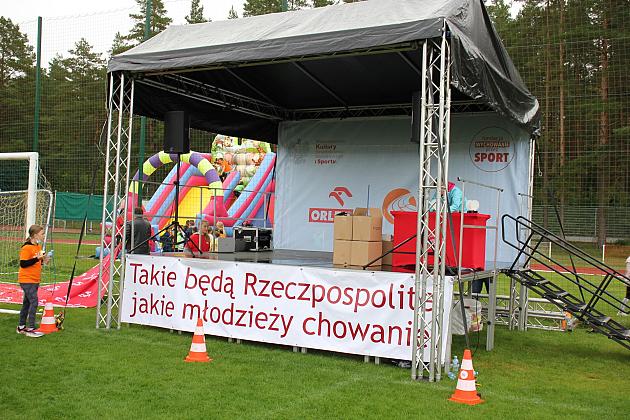 „Z podwórka na bieżnię”. Święto sportu na stadionie