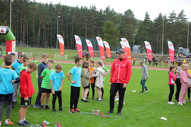 „Z podwórka na bieżnię”. Święto sportu na stadionie