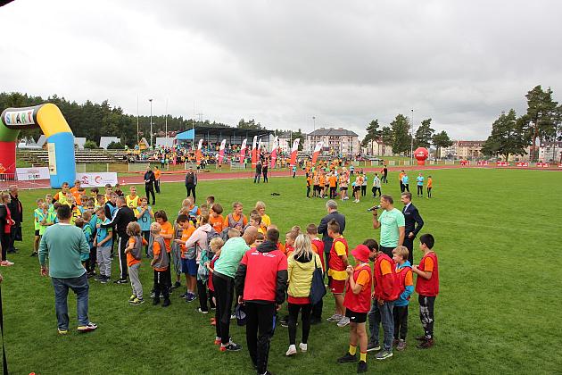 „Z podwórka na bieżnię”. Święto sportu na stadionie