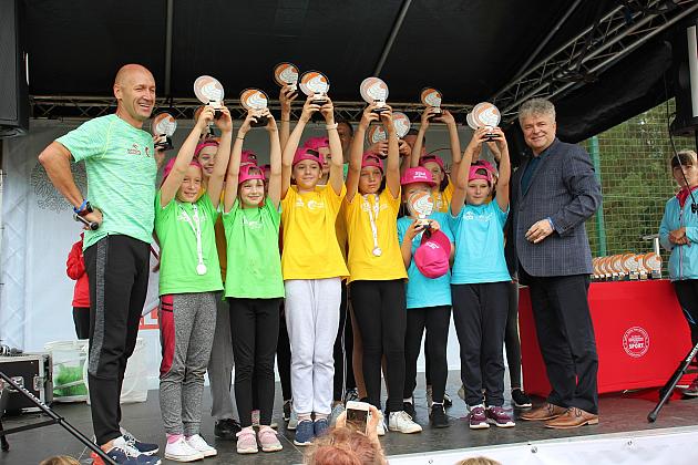 „Z podwórka na bieżnię”. Święto sportu na stadionie