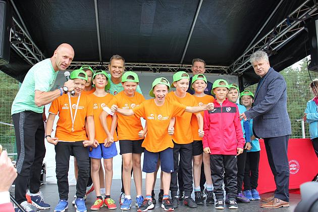 „Z podwórka na bieżnię”. Święto sportu na stadionie