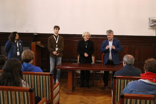 Uczniowie z wymiany z wizytą u Burmistrza