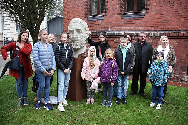 Rzeźby z cyklu WARRIOR stanęły pod ratuszem