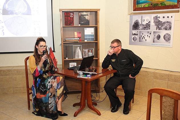 Rzeźby z cyklu WARRIOR stanęły pod ratuszem